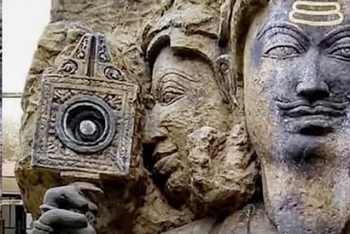 Таинственный предмет в руке бога вишвакармана. 01 Таинственный предмет в руке бога вишвакармана. 01