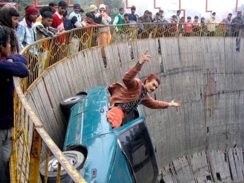 В 90-х тоже такое у нас было, приезжал цирк. 06