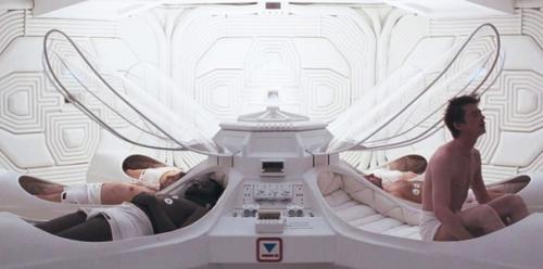 Астронавты весь путь до марса проспят. Астронавты весь путь до марса проспят.