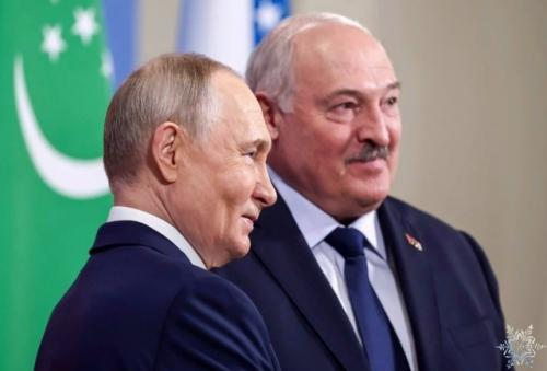 Лукашенко поздравил Путина с успешным проведением единого дня голосования.

