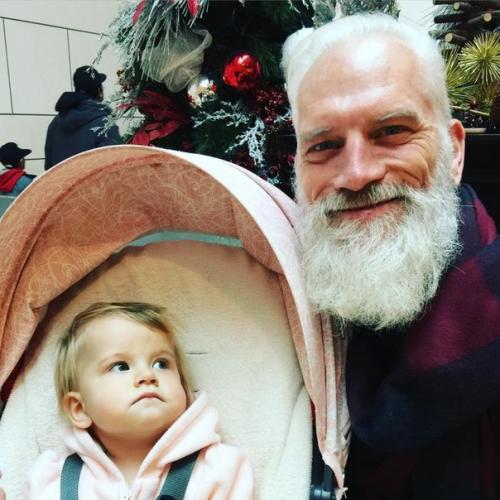 В такого Санта - Клауса захотят поверить даже взрослые. 06