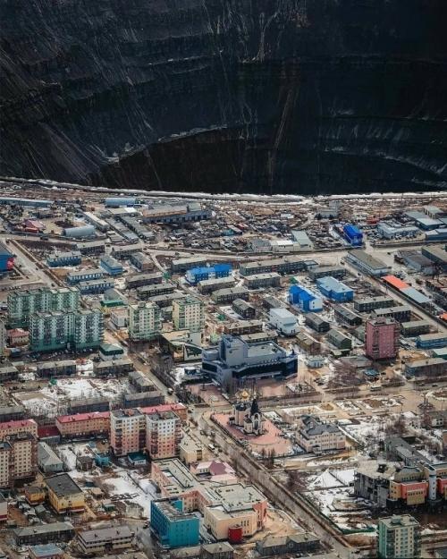 Мирный - город в Якутии, расположенный на территории вечной мерзлоты. 01