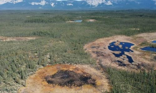 Арктические провалы по мере таяния вечной мерзлоты появляются.
