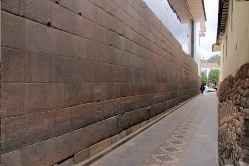 Кориканча - таинственные строения в городе Куско. 02