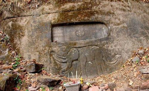 Храмовый комплекс ват пху (VAT Phou), тямпасак, Лаос. 03 Храмовый комплекс ват пху (VAT Phou), тямпасак, Лаос. 03