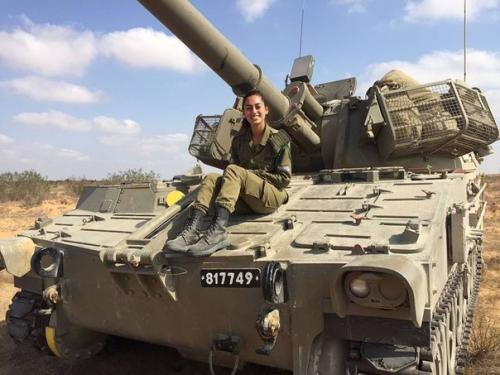 Симпатичные девушки - военнослужащие из армии израиля помогут вам отвлечься и на время забыть обо всех своих проблемах. 03