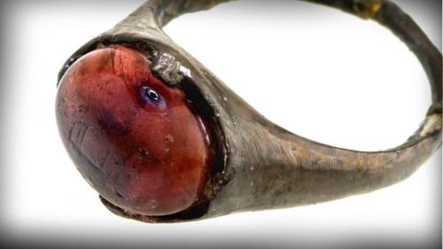 Та выглядит кольцо викингa, IX век. 02