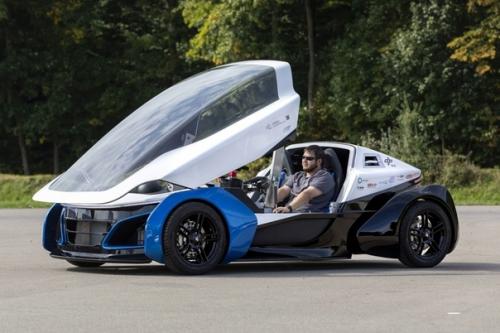Сверхлегкий родстер с кузовом из пены обещает запас хода 400 км на одном топливном элементе. 03