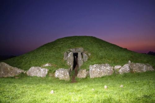 Загадочная гробница на знаменитом Острове Друидов. 01