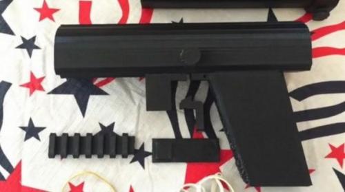 Пистолет, который стреляет ядовитыми дротиками и не определяется металлодетекторами, можно с лёгкостью напечатать на 3D-принтере.

