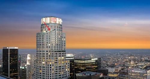 Интересный аттракцион на самом высоком небоскребе LA появился. 01