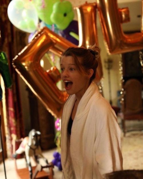 Все таки Амбрелла клонов и вирус наделала. 01