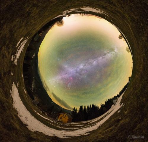 Петр хоралек изучал теоретическую физику и астрофизику, работал в обсерватории в упице, а недавно увлекся астрофотографией. 03