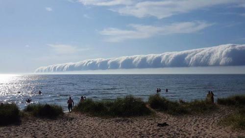 Редкое метеорологическое явление под названием Утренняя Глория. 04