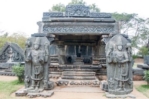 Загадочный лингам форта варангал.
