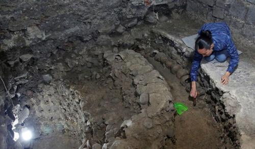 В Мехико найдена башня ацтеков из человеческих черепов. 02