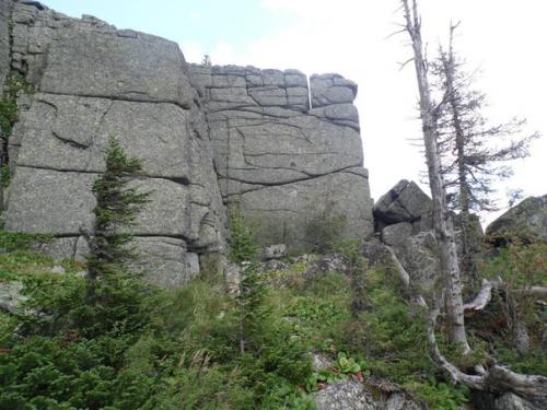 Алтай: мегалиты горы синюха. 01