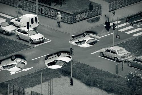 Эрик йоханссон (Eric Johansson) - прославленный шведский фотохудожник, превращающий обычные снимки в Театр Абсурда. 01