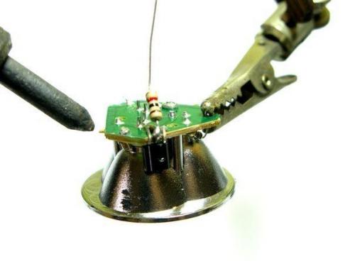 Предлагаю вам сделать самодельный фонарик, работающий на воде! 07 Предлагаю вам сделать самодельный фонарик, работающий на воде! 07