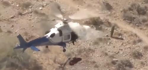 74-Летняя женщина из аризоны сломала нос во время похода, и для её эвакуации был вызван вертолёт. 
