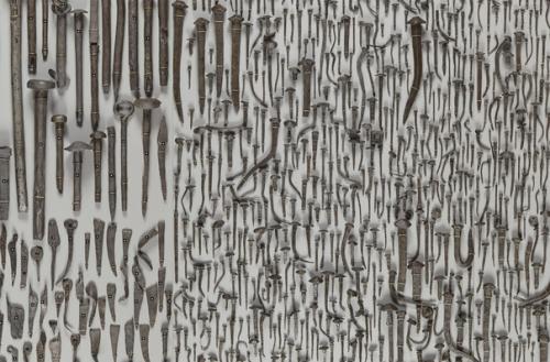 Все эти предметы удалось найти на дне реки. 01