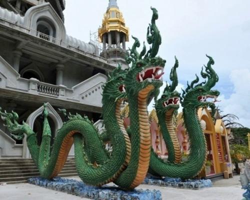 Хранители. Во всех культурах врата мира сторожили хранители, которые располагались слева и справа от врат. 05