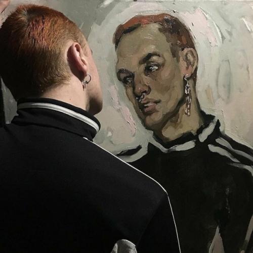 Это натурщики (те кто позируют художнику), а вот рисовала всех одна художница, и кстати ужасно). 05