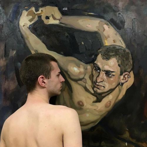 Это натурщики (те кто позируют художнику), а вот рисовала всех одна художница, и кстати ужасно). 04