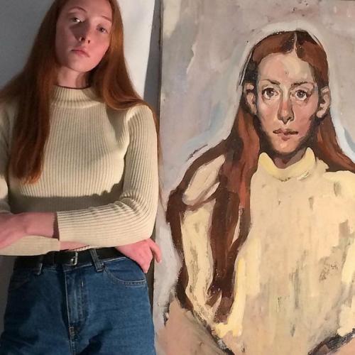 Это натурщики (те кто позируют художнику), а вот рисовала всех одна художница, и кстати ужасно). 01