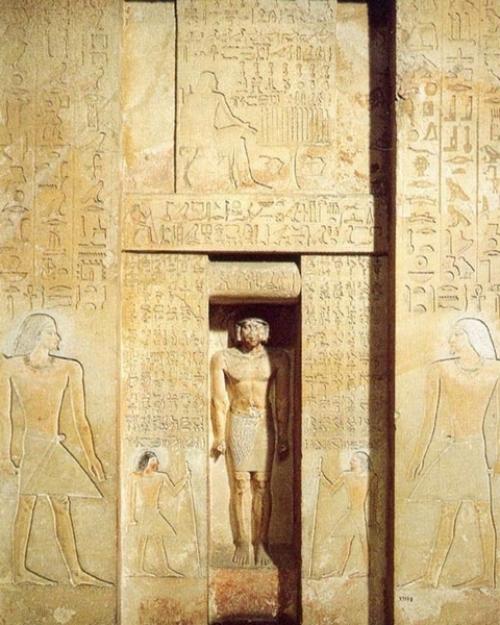 Хранители. Во всех культурах врата мира сторожили хранители, которые располагались слева и справа от врат. 02