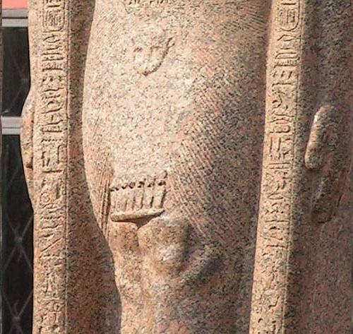 Детали статуй фараонов. 01