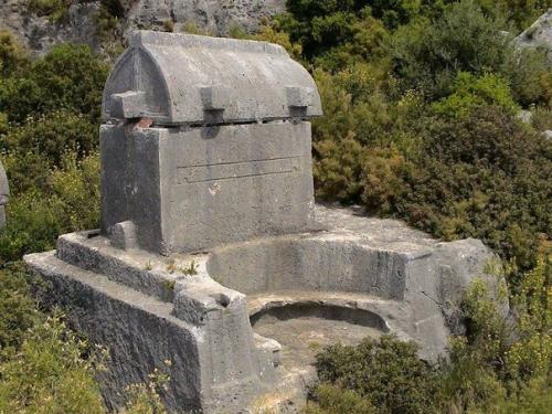 Мегалиты теймиуссы. Теймиусса - это античный разрушенный город, на месте которого сейчас находится турецкая рыбачья деревушка учагыз. 02