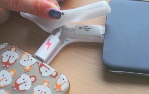 Брелок для подзарядки смартфона от себе подобного. 01