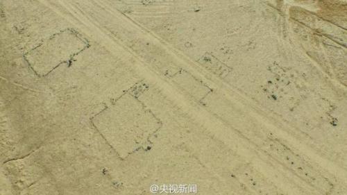 Около 200 таинственных каменных кругов находятся в безжизненной пустыне Гоби на северо-западе Китая. 02 Около 200 таинственных каменных кругов находятся в безжизненной пустыне Гоби на северо-западе Китая. 02