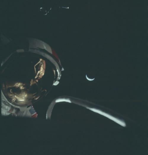 Плёночные снимки из архивов Nasa, сделанные астронавтами миссий Аполлон с 1961 по 1972 годы. 04