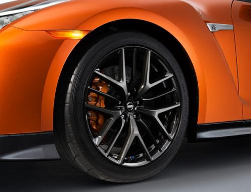 Мощность суперкара 2017 Nissan GT - R достигает 565 лошадиных сил. 02 Мощность суперкара 2017 Nissan GT - R достигает 565 лошадиных сил. 02