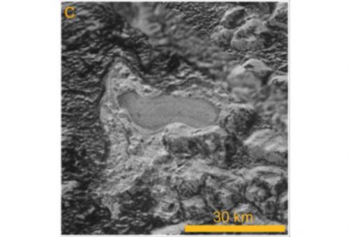 В прошлом Плутона нашли азотные реки и озера. 01