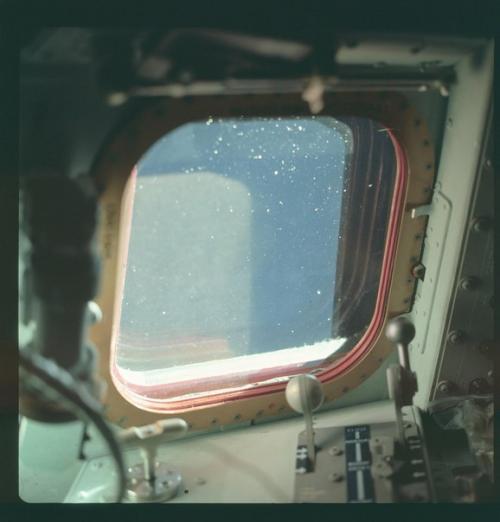 Плёночные снимки из архивов Nasa, сделанные астронавтами миссий Аполлон с 1961 по 1972 годы. 05