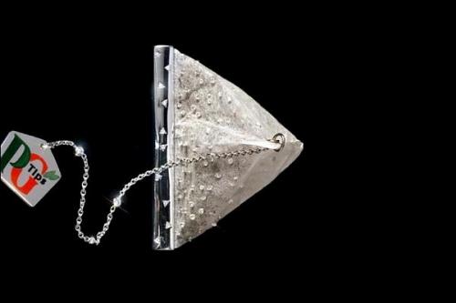 Самый дорогой в мире чайный пакетик создали английские ювелиры в честь 75-летия чайной компании PG. 02