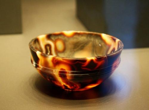 Великолепная римская чаша, вырезанная из цельного куска Агата, примерная датировка - I - II века н. э., Египет. 01