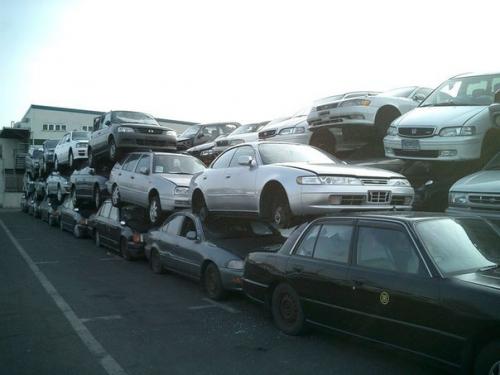 Свалки автомобилей в Японии. 05