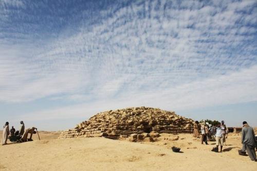 Археологи в Египте еще одну древнейшую пирамиду нашли. 
