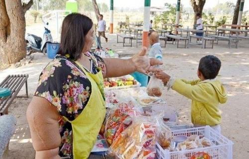 Женщина страдает редким недугом - слоновостью! 04
