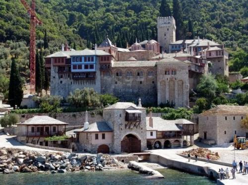 Гора Афон в Греции, на которую не пускают женщин и самок животных. 04 Гора Афон в Греции, на которую не пускают женщин и самок животных. 04