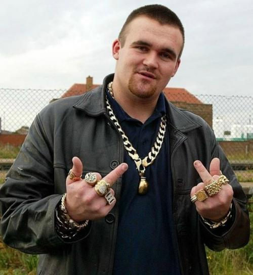 Планируют снять сериал, основанный на реальных событиях, о жизни американца Майкла Кэрролла. 01