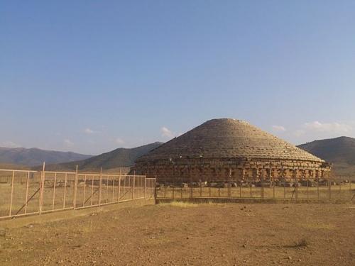 Пирамида медрасен/имедрасен (Pyramid at Madghacen, Algeria), Алжир. 01
