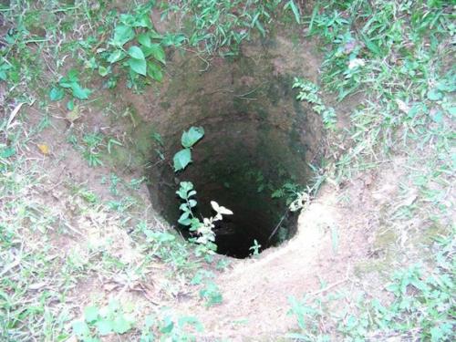 Норы смерти в Уганде - тайны земли. Норы смерти в Уганде - тайны земли.