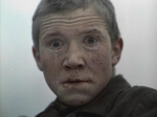 Алексей Кравченко, актёр, сыгравший флёру, действительно прошел через ад во время съемок. 04