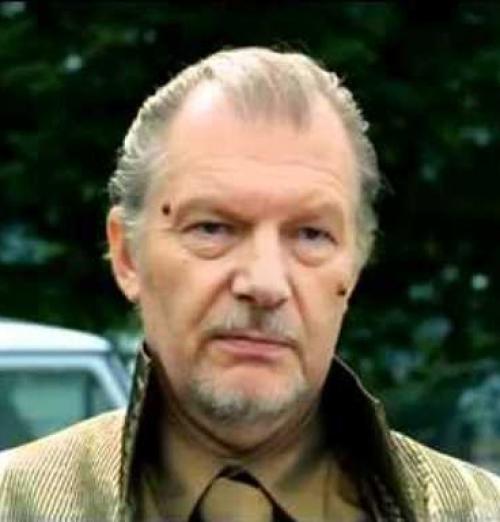 Челябинский торговый центр патриотический проект Имена Героев запустил. 01