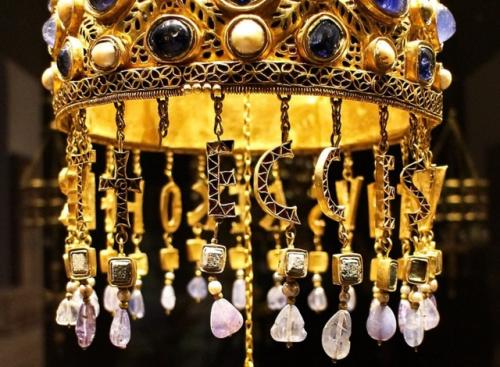 Необычайный драгоценный артефакт - корона реккесвинта, короля вестготов, Испания, VII век, Испания. 02